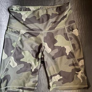 Ladies Camouflage green & black Biker shorts from Old Navy size M